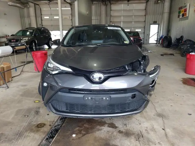 2022 TOYOTA C-HR XLE  