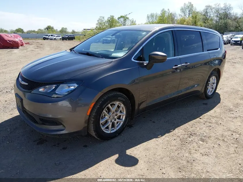 2022 CHRYSLER VOYAGER LX