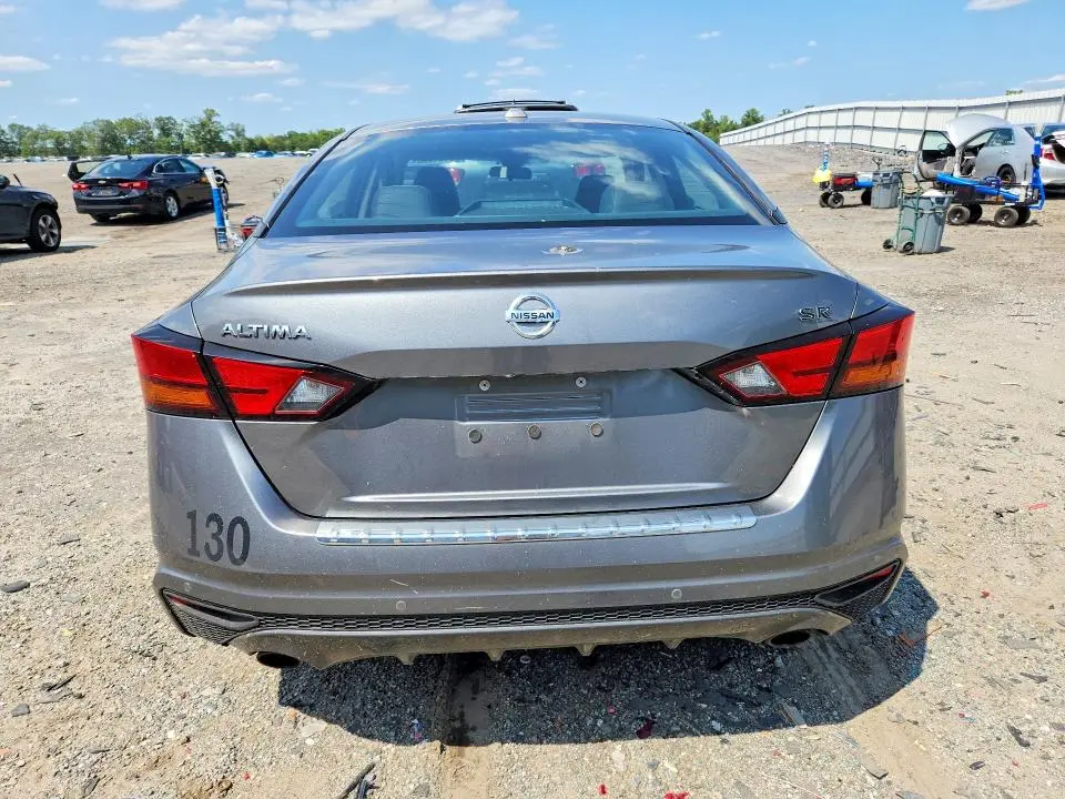2021 NISSAN ALTIMA SR  