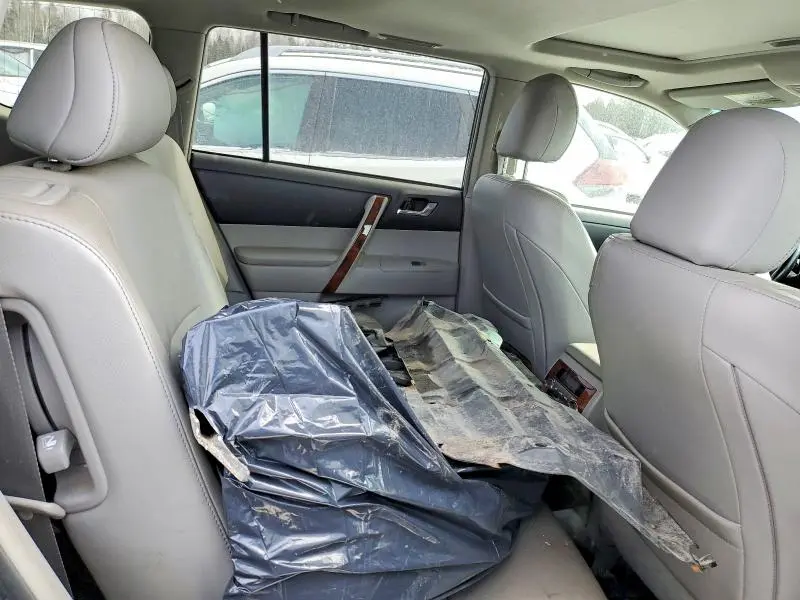 2011 TOYOTA HIGHLANDER LIMITED  