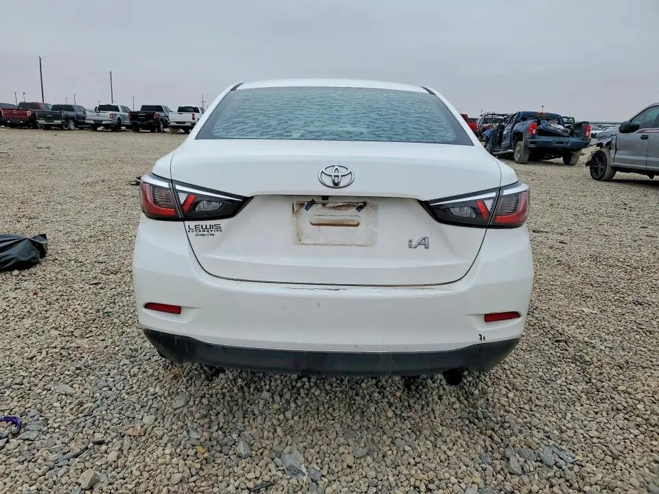 2017 TOYOTA YARIS IA BASE  