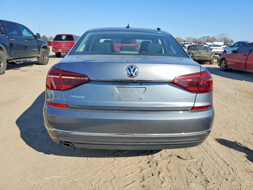 2017 VOLKSWAGEN PASSAT S  