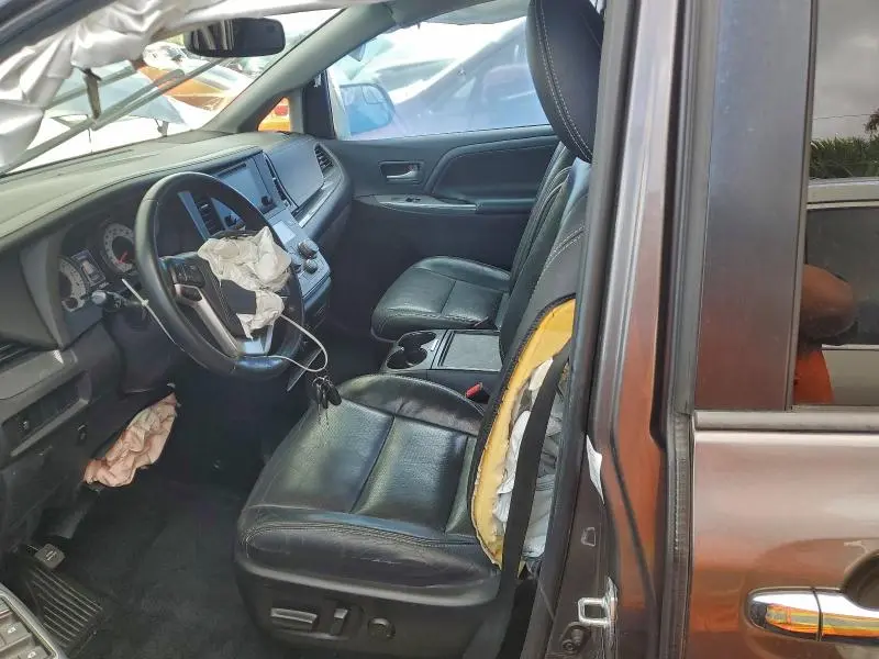 2015 TOYOTA SIENNA SPORT  