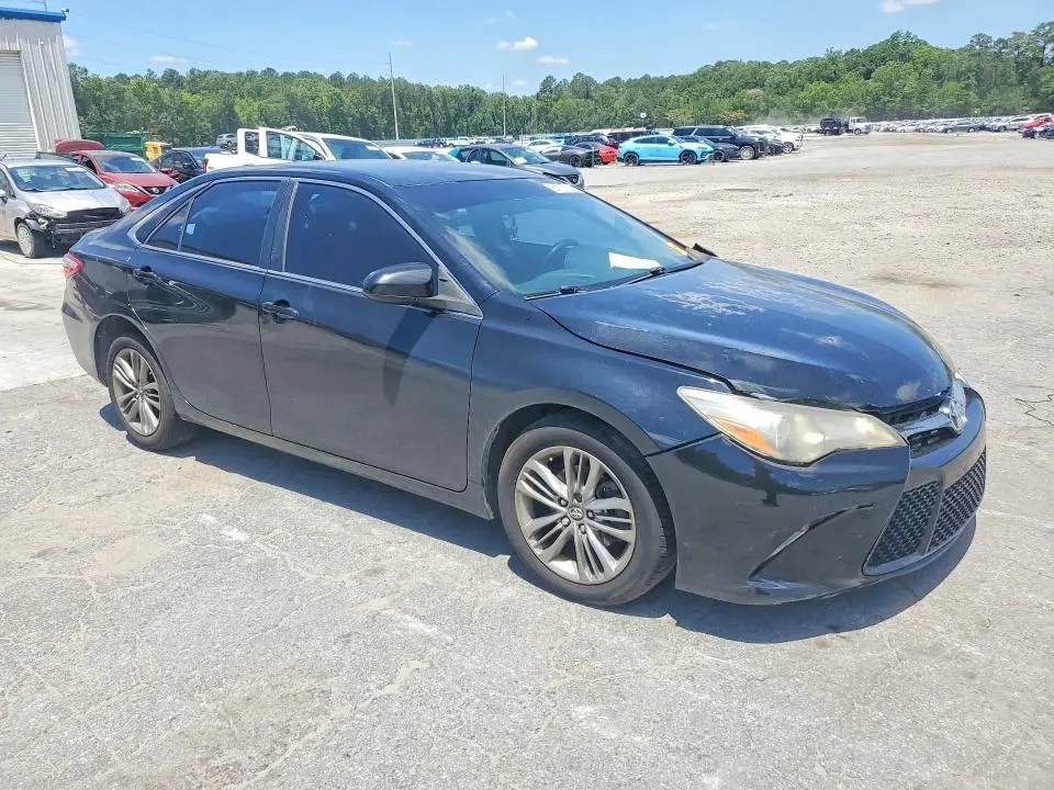 2017 TOYOTA CAMRY SE  