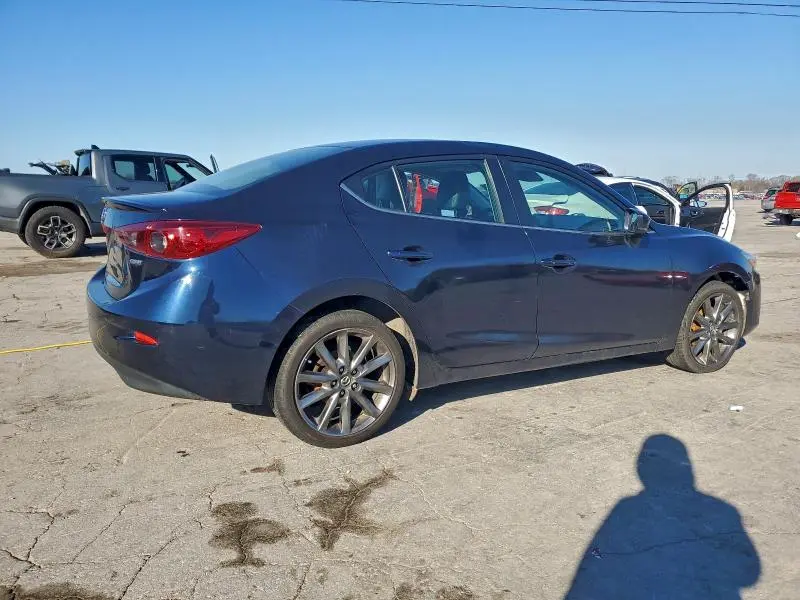 2018 MAZDA 3 TOURING  