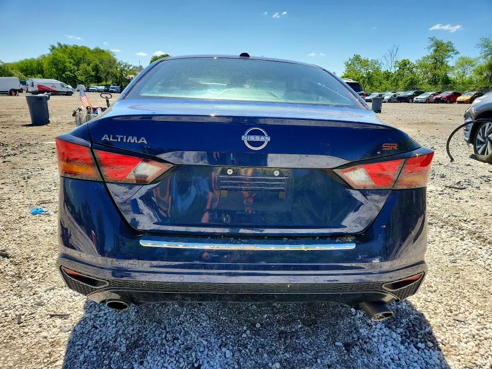 2023 NISSAN ALTIMA SR  