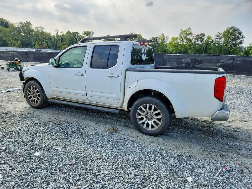 2010 NISSAN FRONTIER SE V6  