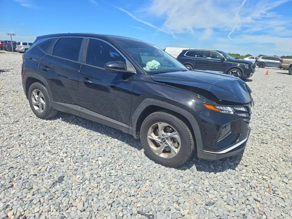 2023 HYUNDAI TUCSON SE  