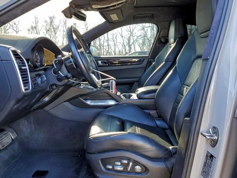 2020 PORSCHE CAYENNE TURBO COUPE  