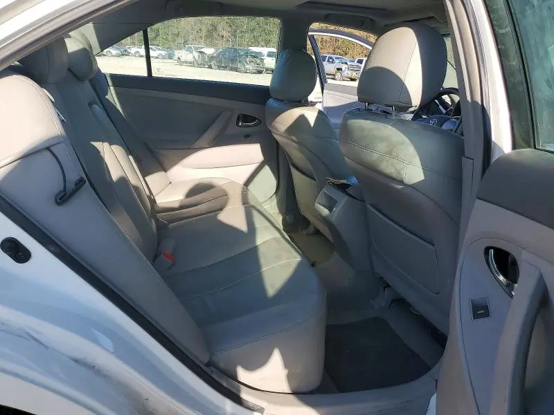 2011 TOYOTA CAMRY LE  