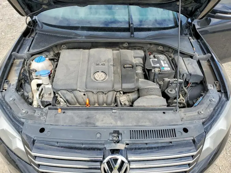 2013 VOLKSWAGEN PASSAT S  
