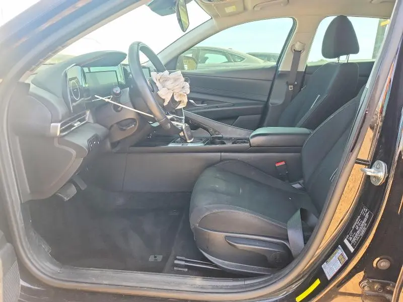2022 HYUNDAI ELANTRA SEL  