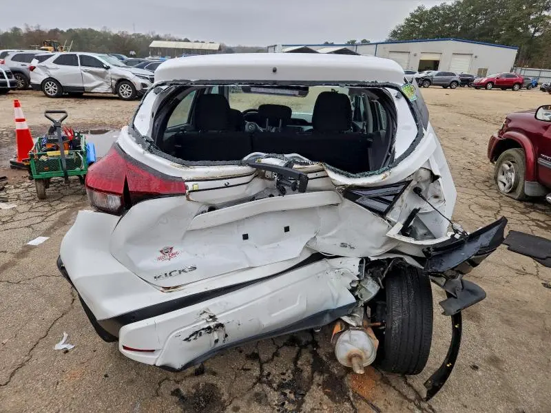 2024 NISSAN KICKS SV  