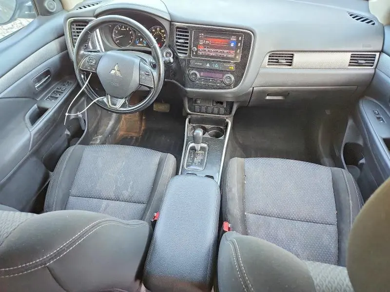 2017 MITSUBISHI OUTLANDER SE  