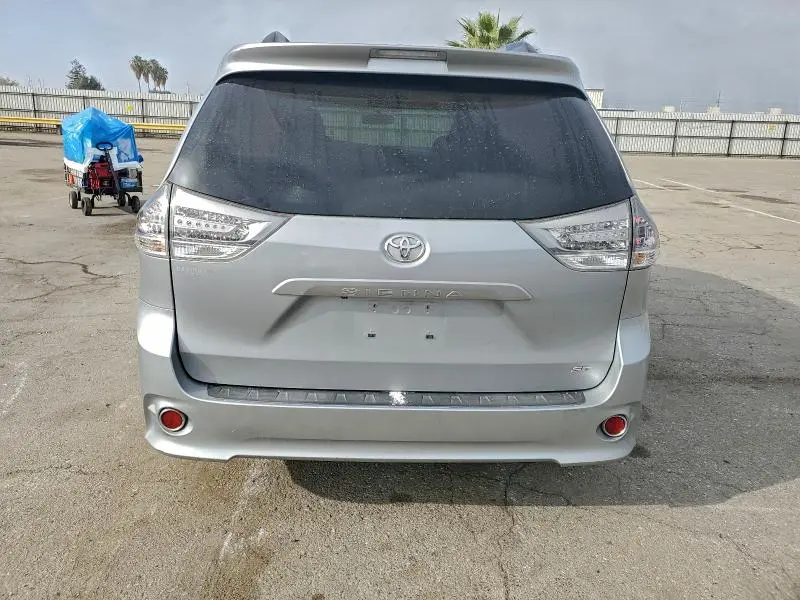 2015 TOYOTA SIENNA SPORT  