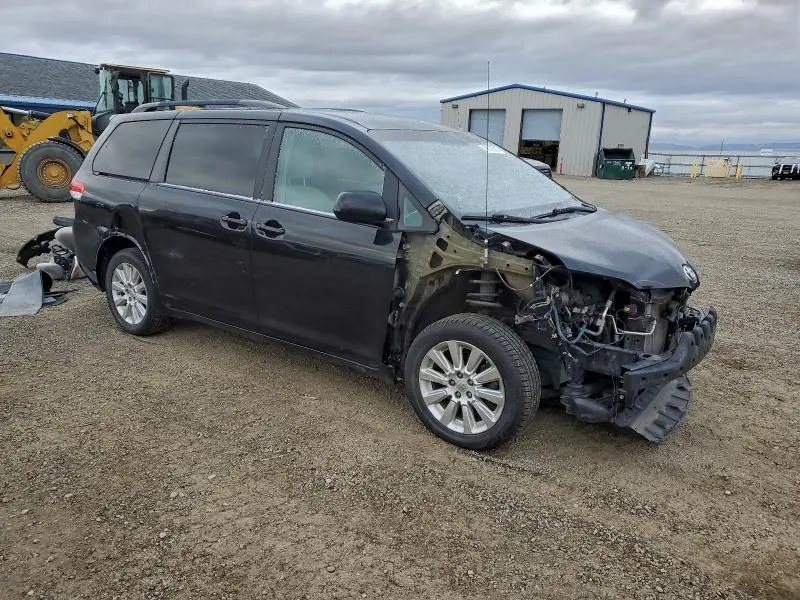 2014 TOYOTA SIENNA L 7-PASSENGER  