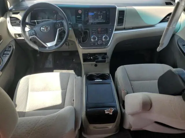 2016 TOYOTA SIENNA LE  