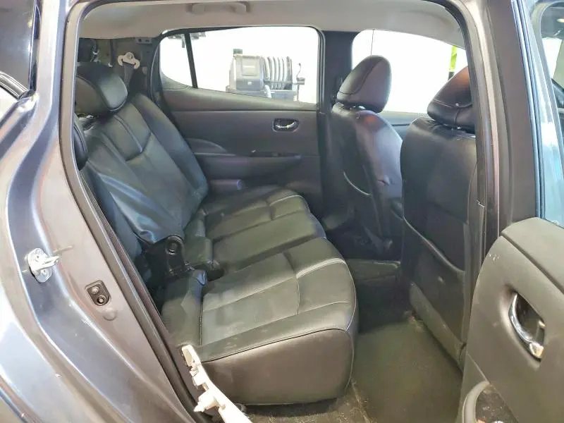 2019 NISSAN LEAF SL  