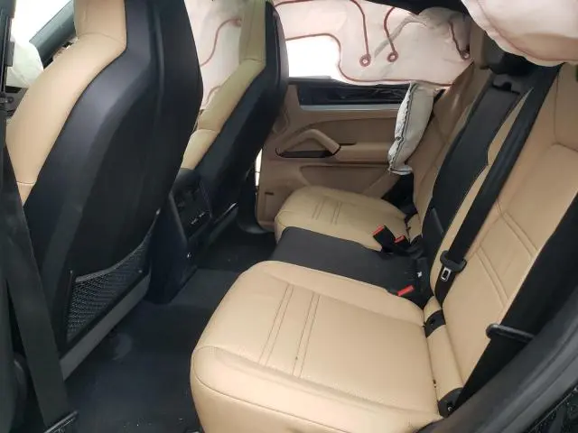 2024 PORSCHE CAYENNE S COUPE  