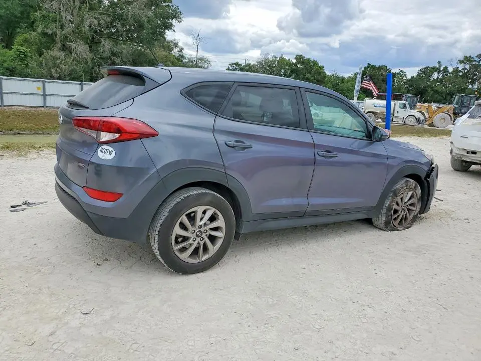 2018 HYUNDAI TUCSON SE  