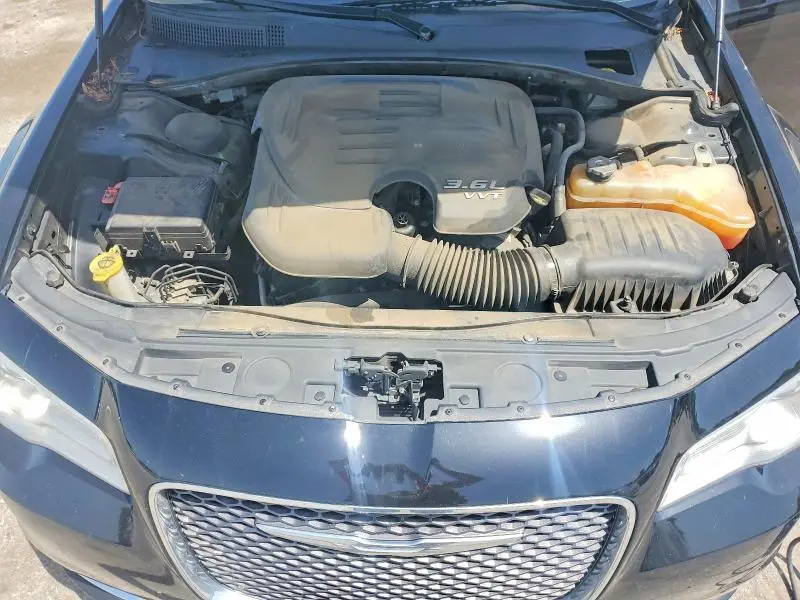 2016 CHRYSLER 300C   