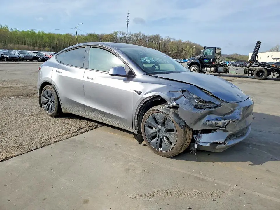 2024 TESLA MODEL Y   