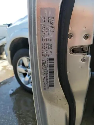 2017 RAM 1500 SLT  