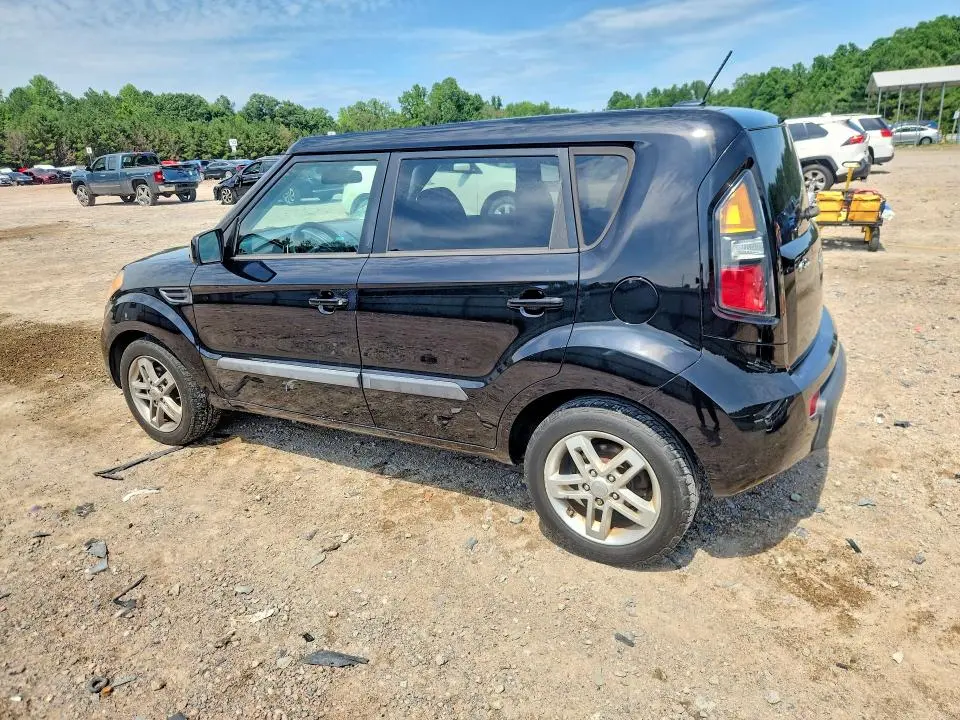 2011 KIA SOUL +  