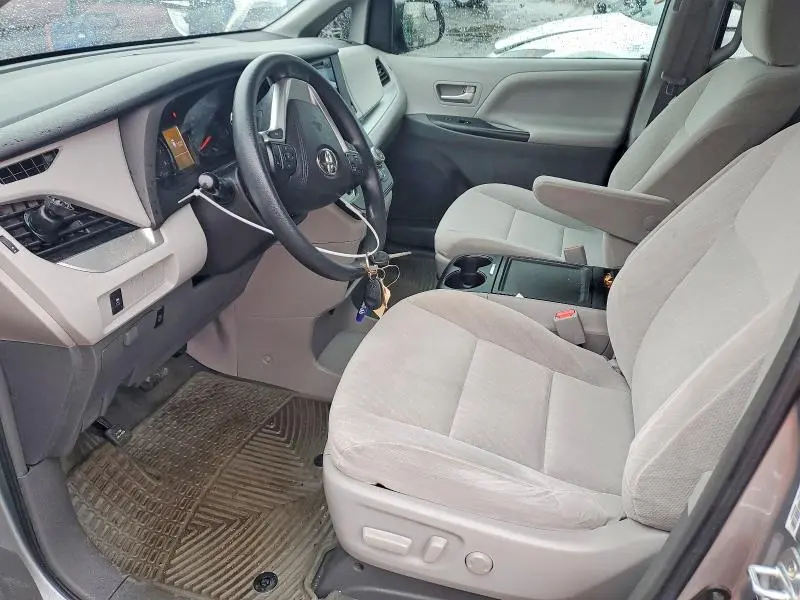 2017 TOYOTA SIENNA LE 8-PASSENGER  