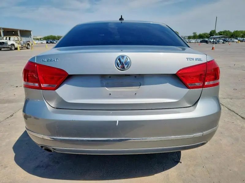 2013 VOLKSWAGEN PASSAT SEL  