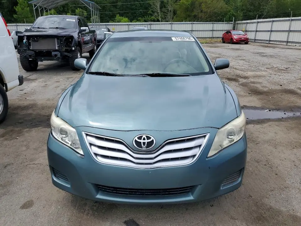 2011 TOYOTA CAMRY LE  