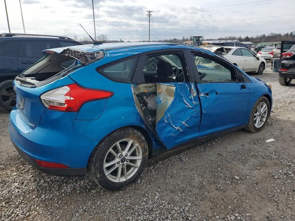 2015 FORD FOCUS SE  