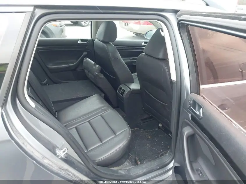 2011 VOLKSWAGEN JETTA SPORTWAGEN 2.0L TDI