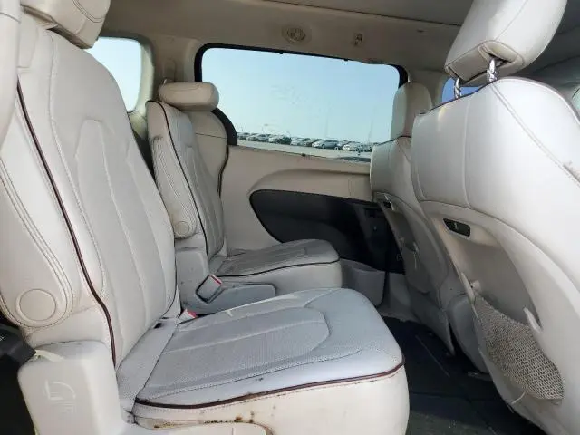 2017 CHRYSLER PACIFICA LIMITED  