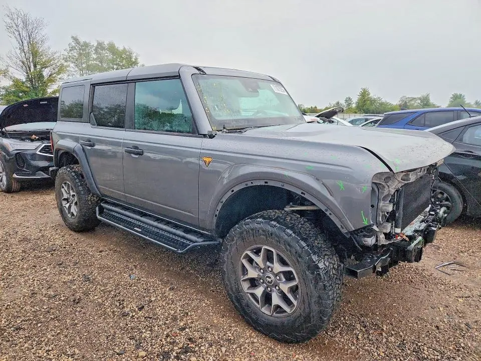 2023 FORD BRONCO BASE  