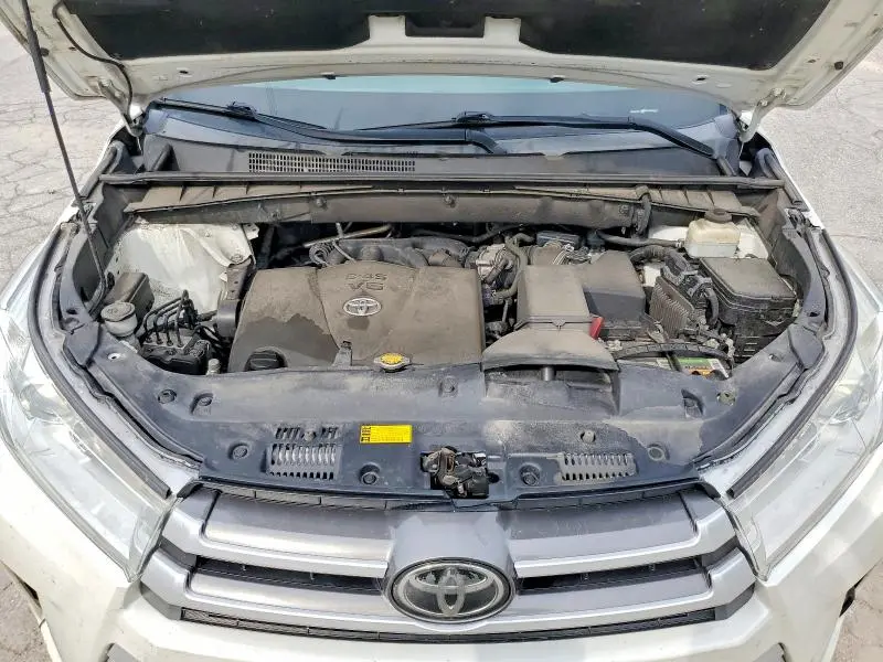 2017 TOYOTA HIGHLANDER XLE  