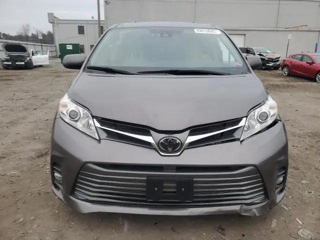 2020 TOYOTA SIENNA XLE  