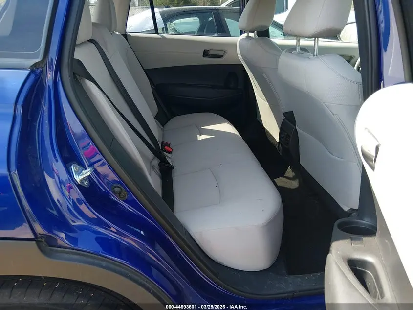 2025 TOYOTA COROLLA CROSS LE