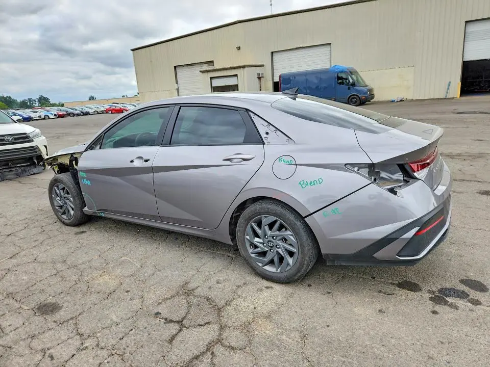 2024 HYUNDAI ELANTRA SEL  