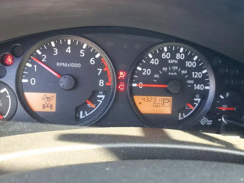2010 NISSAN FRONTIER SE V6  