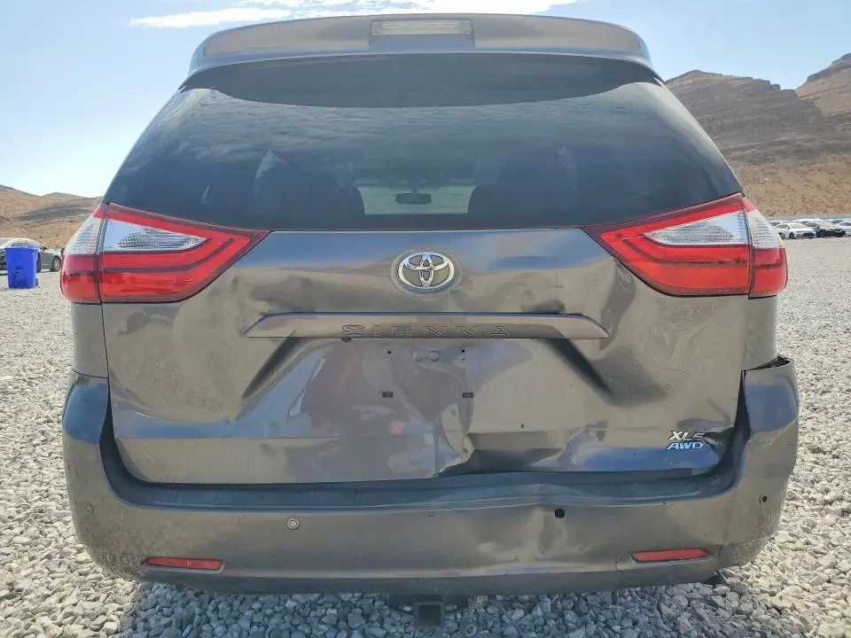 2017 TOYOTA SIENNA XLE PREMIUM 7-PASSENGER  