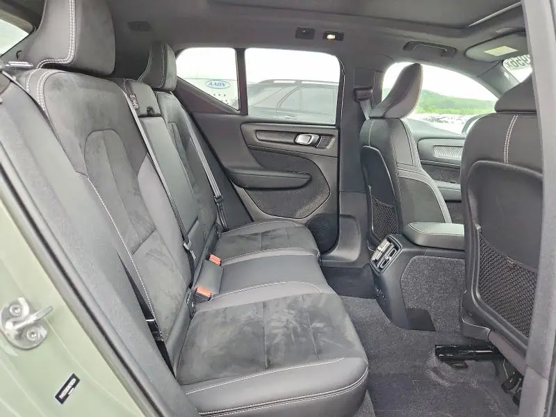 2022 VOLVO XC40 P8 RECHARGE ULTIMATE  