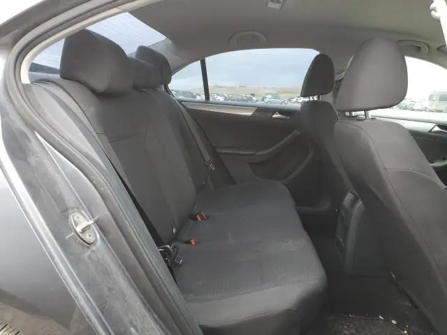 2016 VOLKSWAGEN JETTA SE  