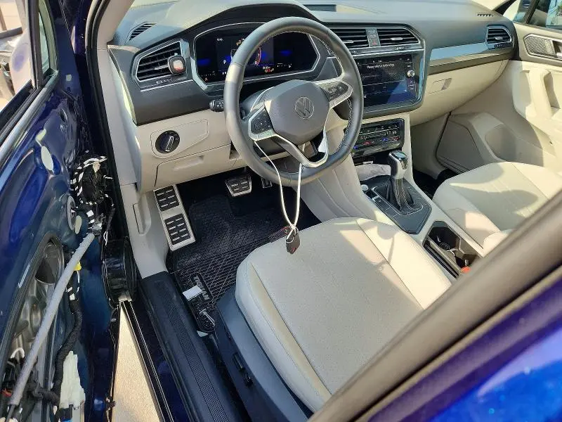 2022 VOLKSWAGEN TIGUAN SE  