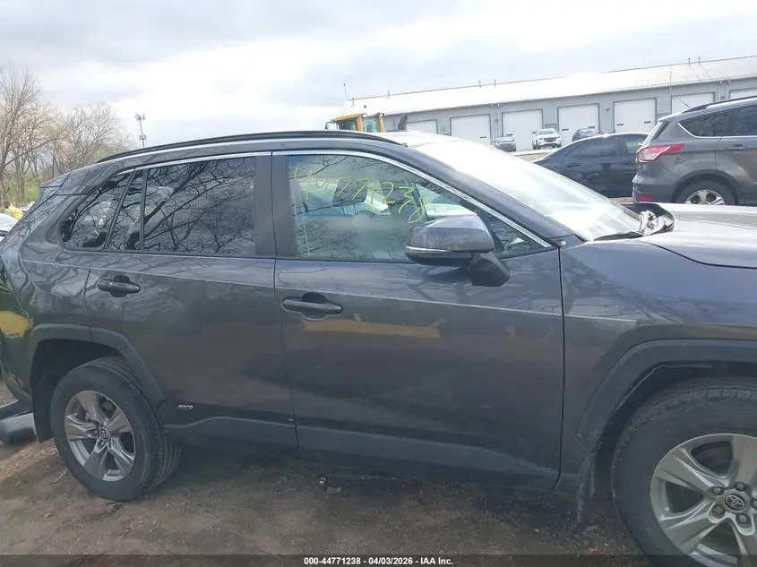 2023 TOYOTA RAV4 HYBRID XLE