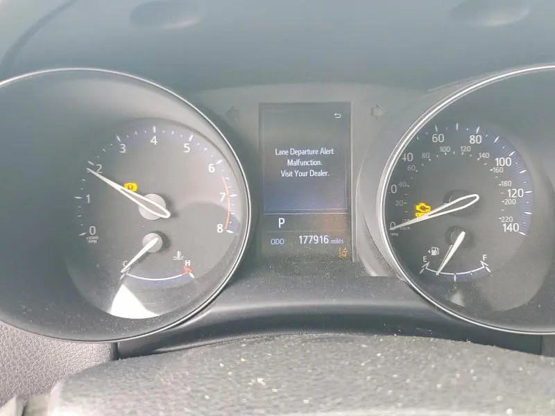 2019 TOYOTA C-HR LE  