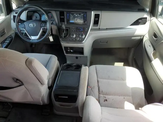 2017 TOYOTA SIENNA LE  