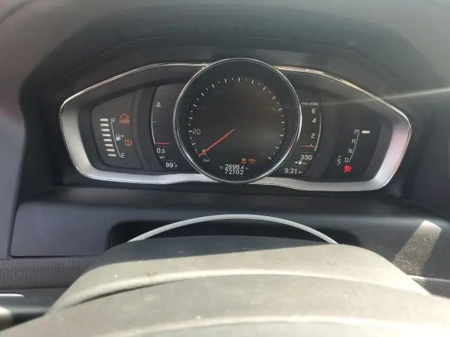 2017 VOLVO XC60 T6 DYNAMIC  