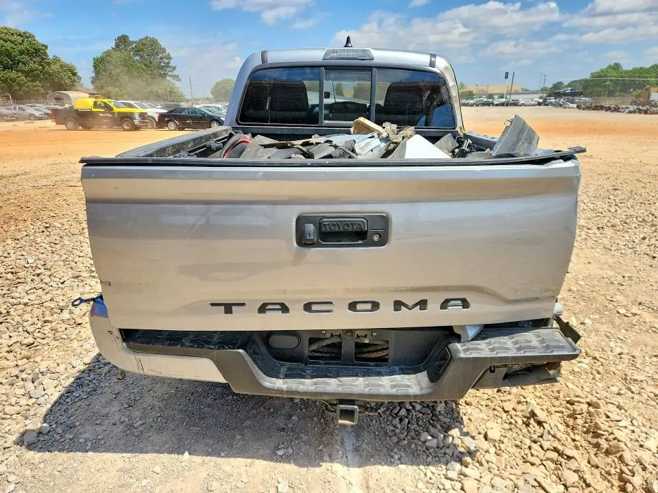 2022 TOYOTA TACOMA SR  