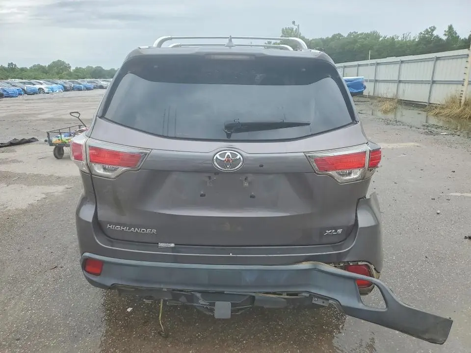 2016 TOYOTA HIGHLANDER XLE  